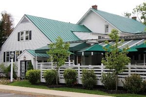 Ludwig’s Grill & Oyster Bar